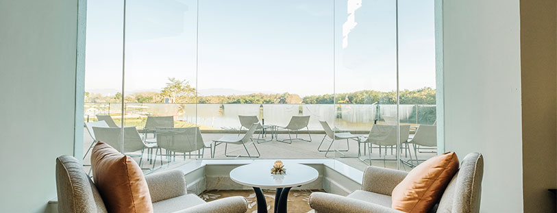 Read more about the article Exploring The Latest Trends in Commercial Glazing Design